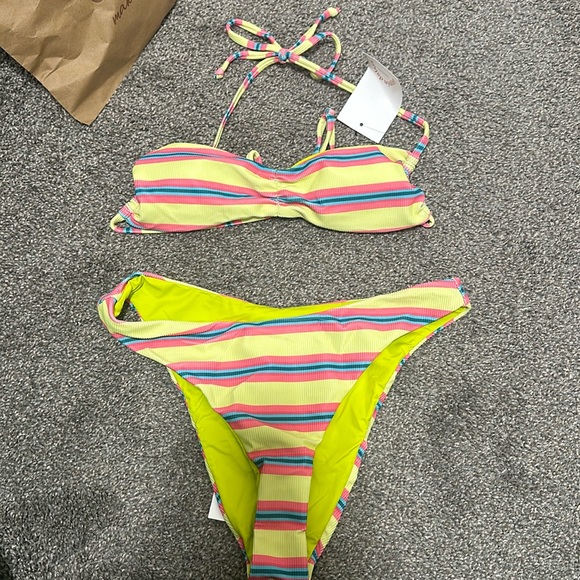 Dippin daisy’s brand new swimsuit - Picture 4 of 6